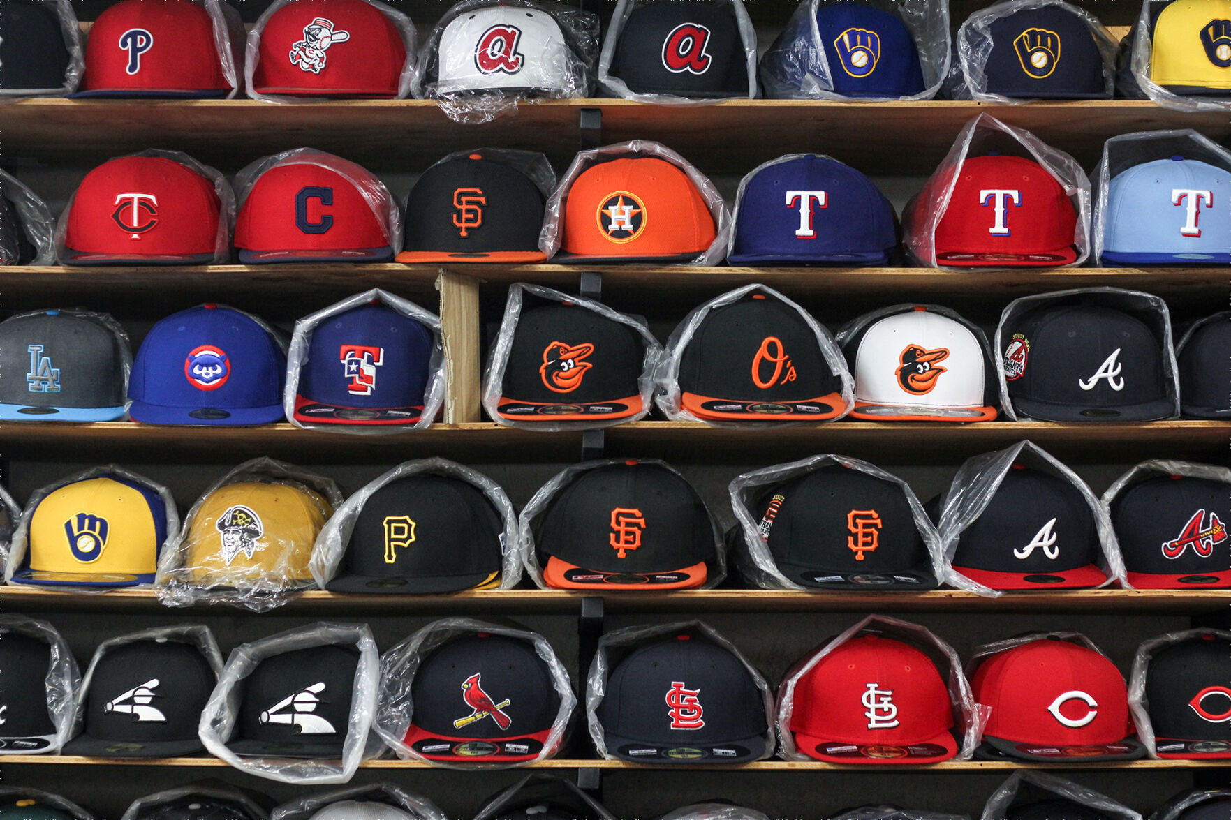 Caps